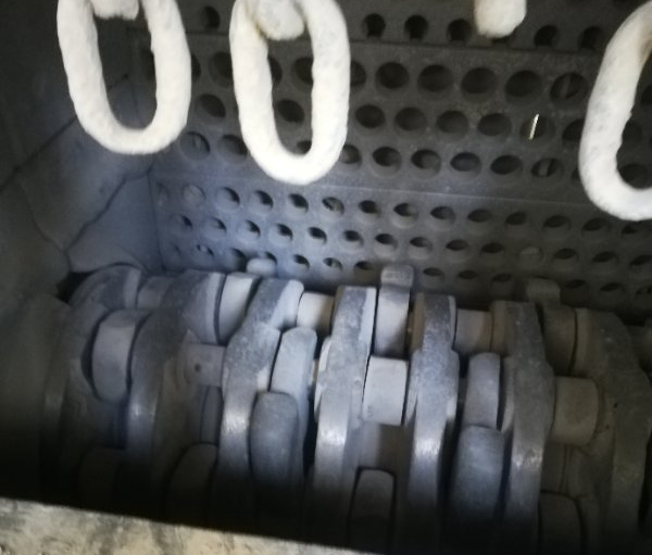 方箱破碎機內部破碎錘