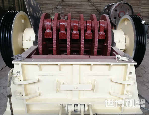 重錘式破碎機的內部