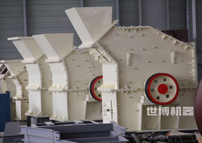 高效細(xì)碎機(jī)生產(chǎn)車間