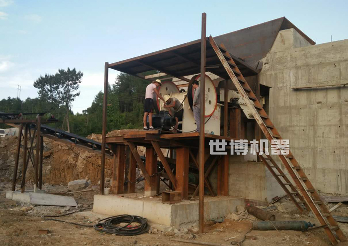 顎式細碎機安裝現場