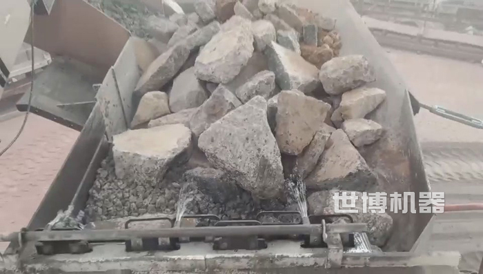 礦山破碎機工作現場