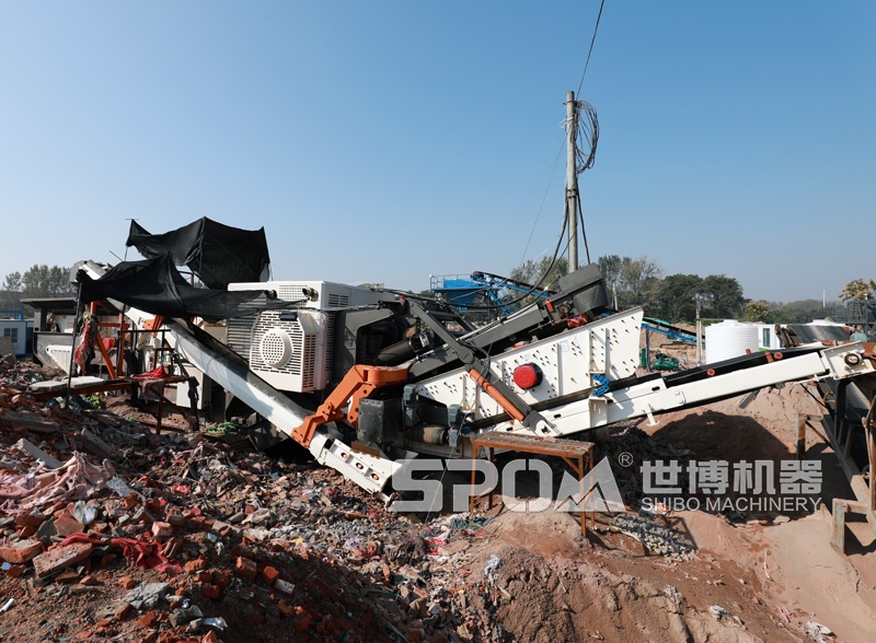 建筑垃圾破碎回收處理現場